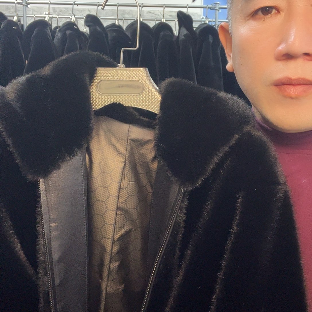 帽款xL130斤以下穿，领口微瑕脏点