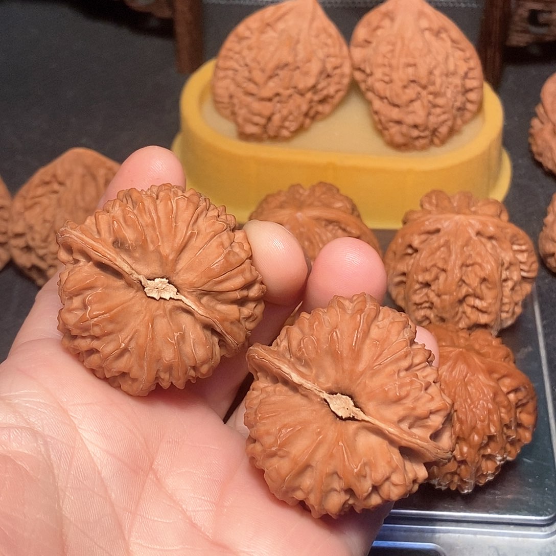 吊坠文玩核桃凹底42尺