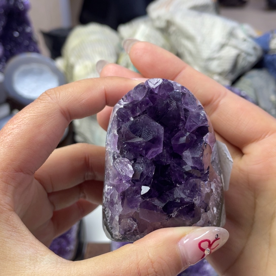 紫晶大型摆件（非配饰）未镶嵌