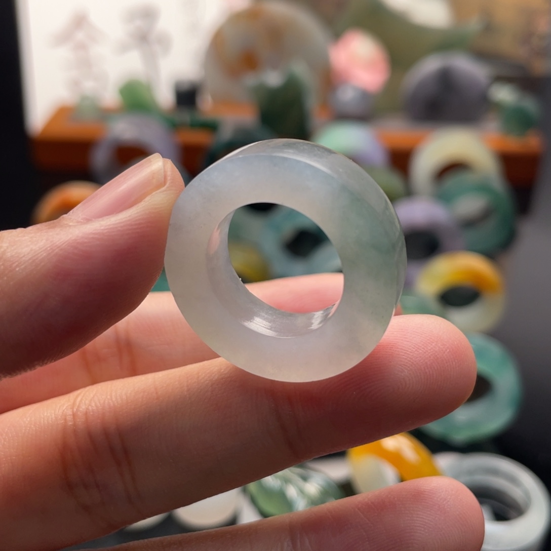 定制翡翠未镶嵌  飘绿