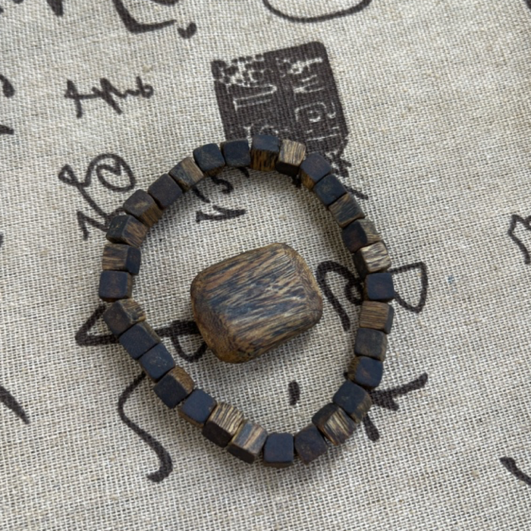 沉香海南莺歌楠6mm方块单圈手串味道醇厚多样性发一