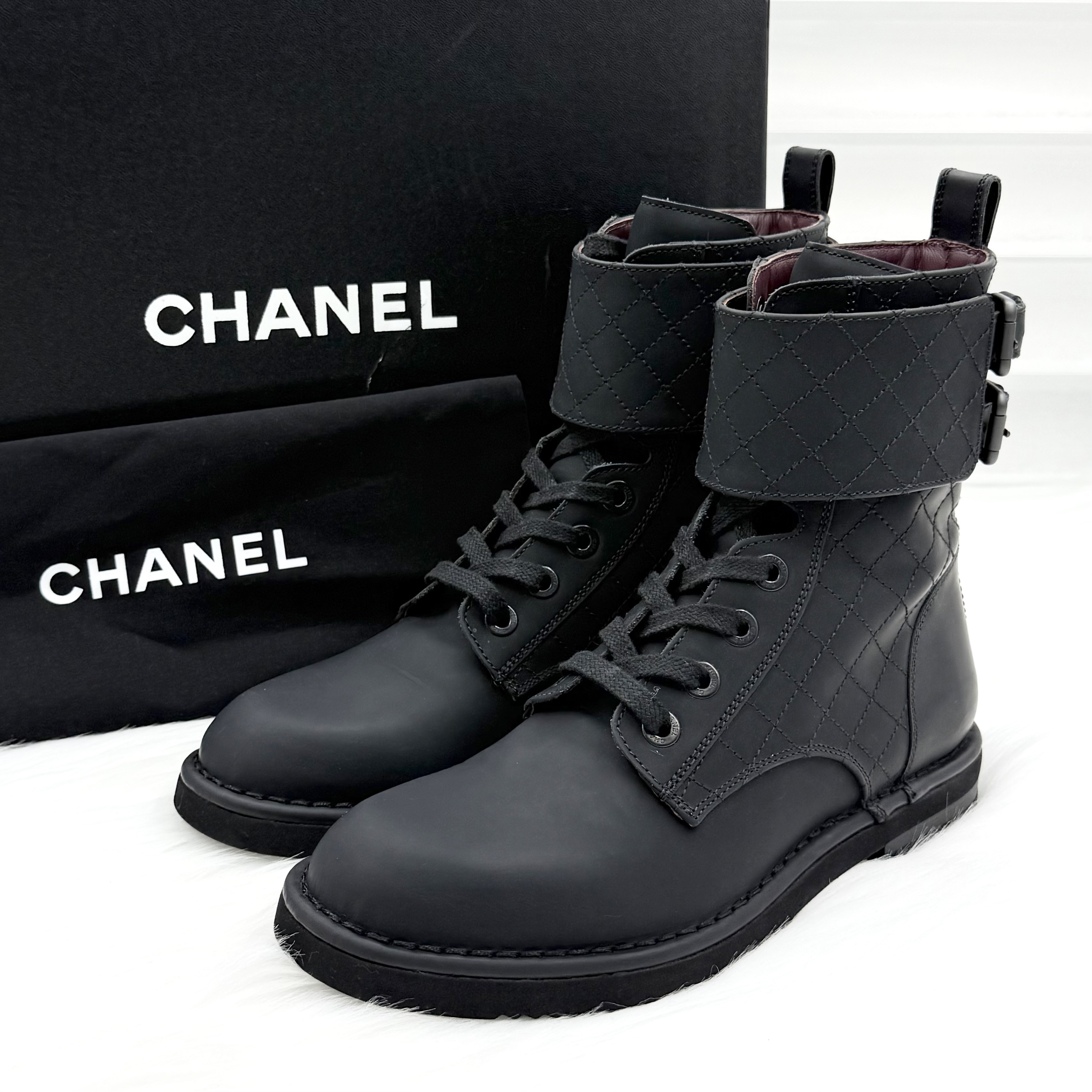 99新 Chanel/香奈儿 菱格纹刺绣logo短靴 38.5码 公价1.2w j1218