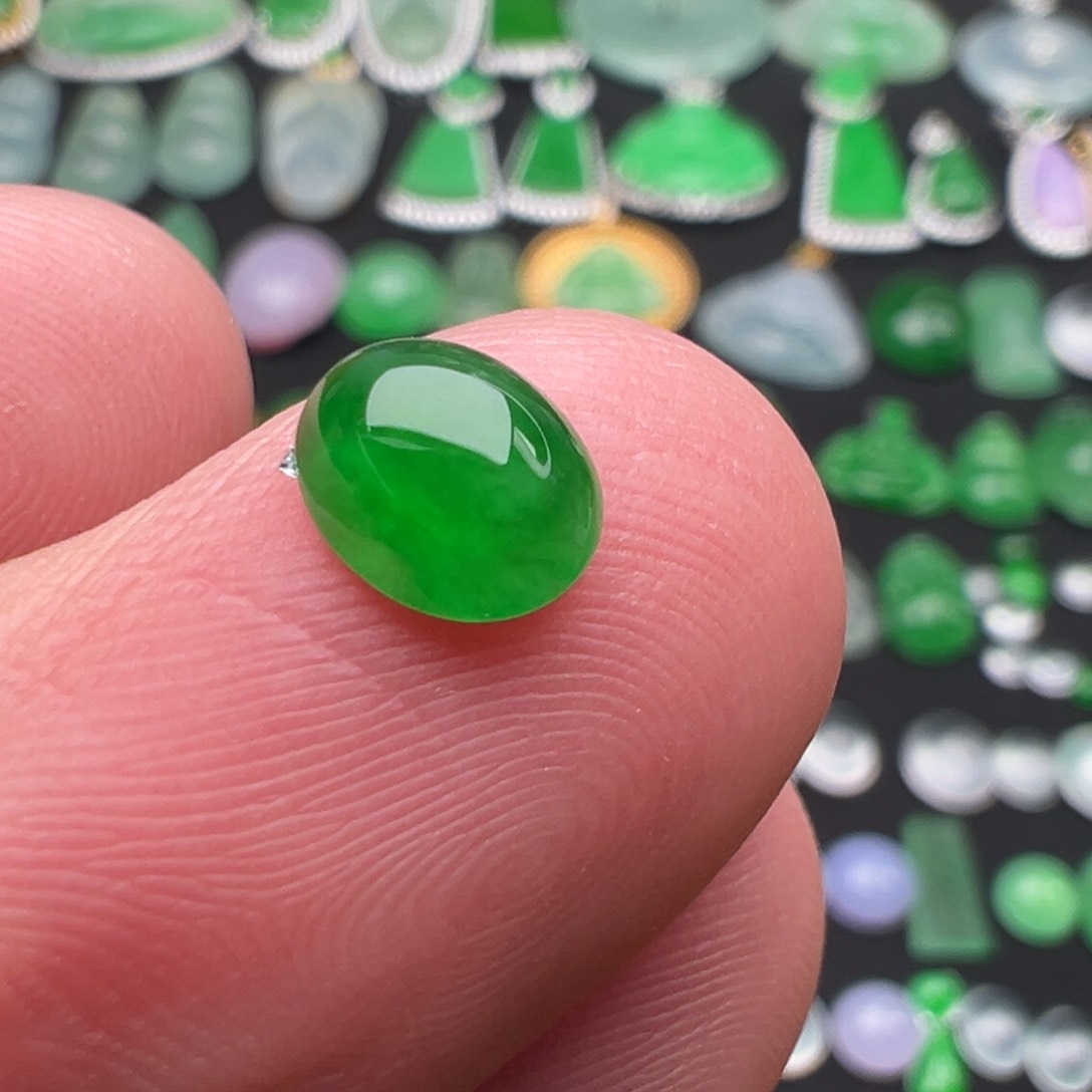 翡翠颈饰未镶嵌蛋面7.5