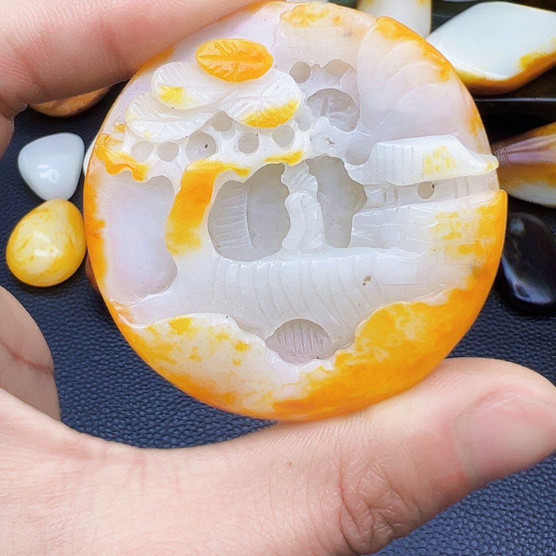 和田玉挂件未镶嵌