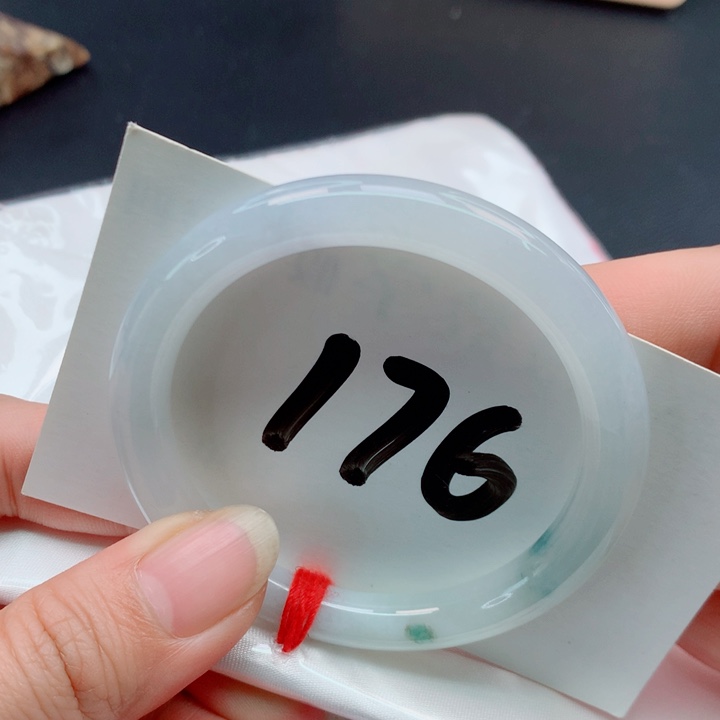 翡翠未镶嵌手镯正