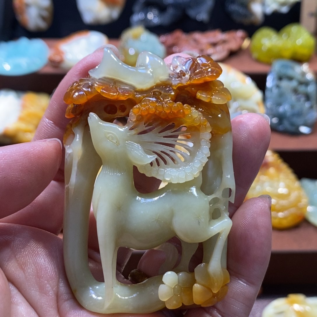 蛇纹石玉颈饰未镶嵌