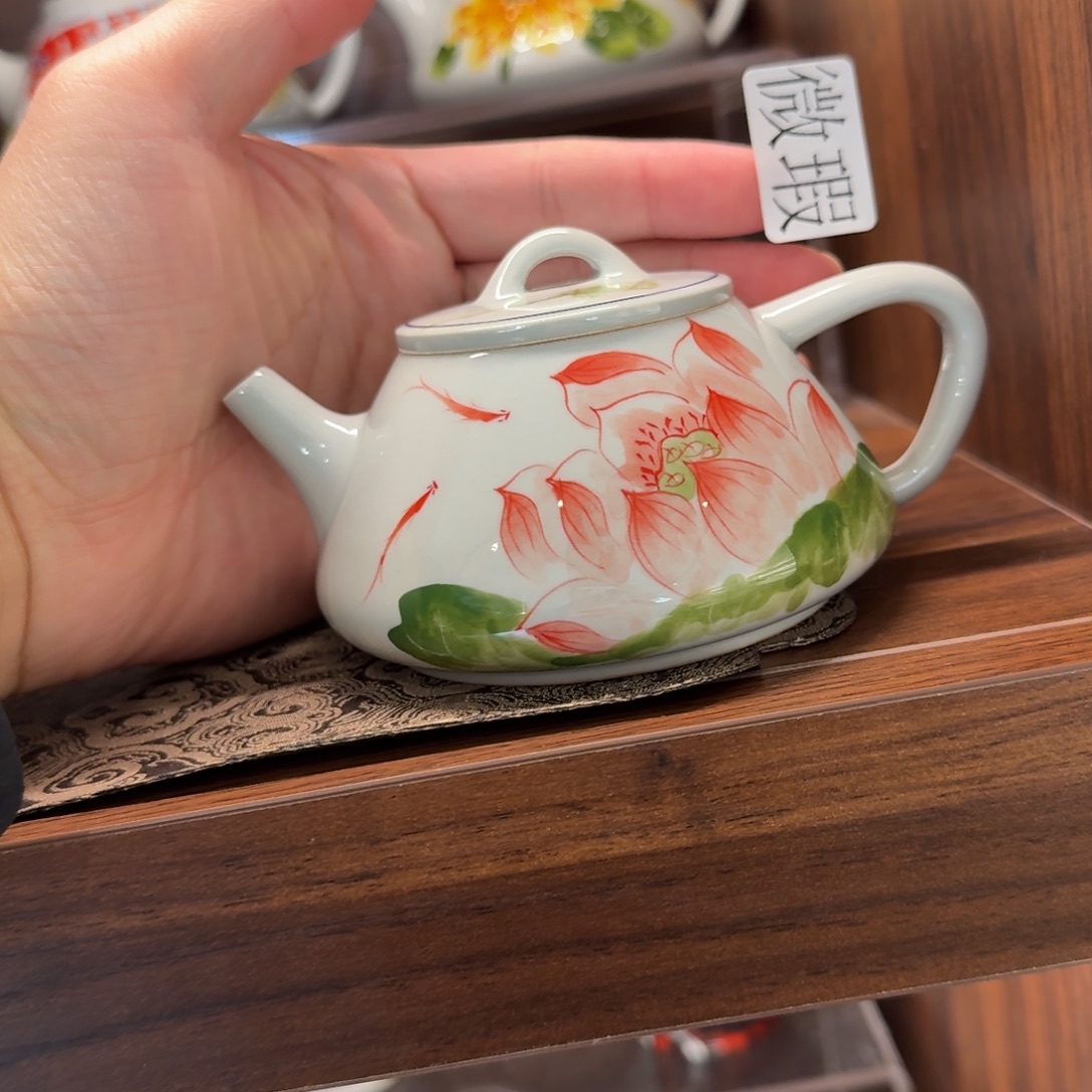 釉下手绘茶具微瑕