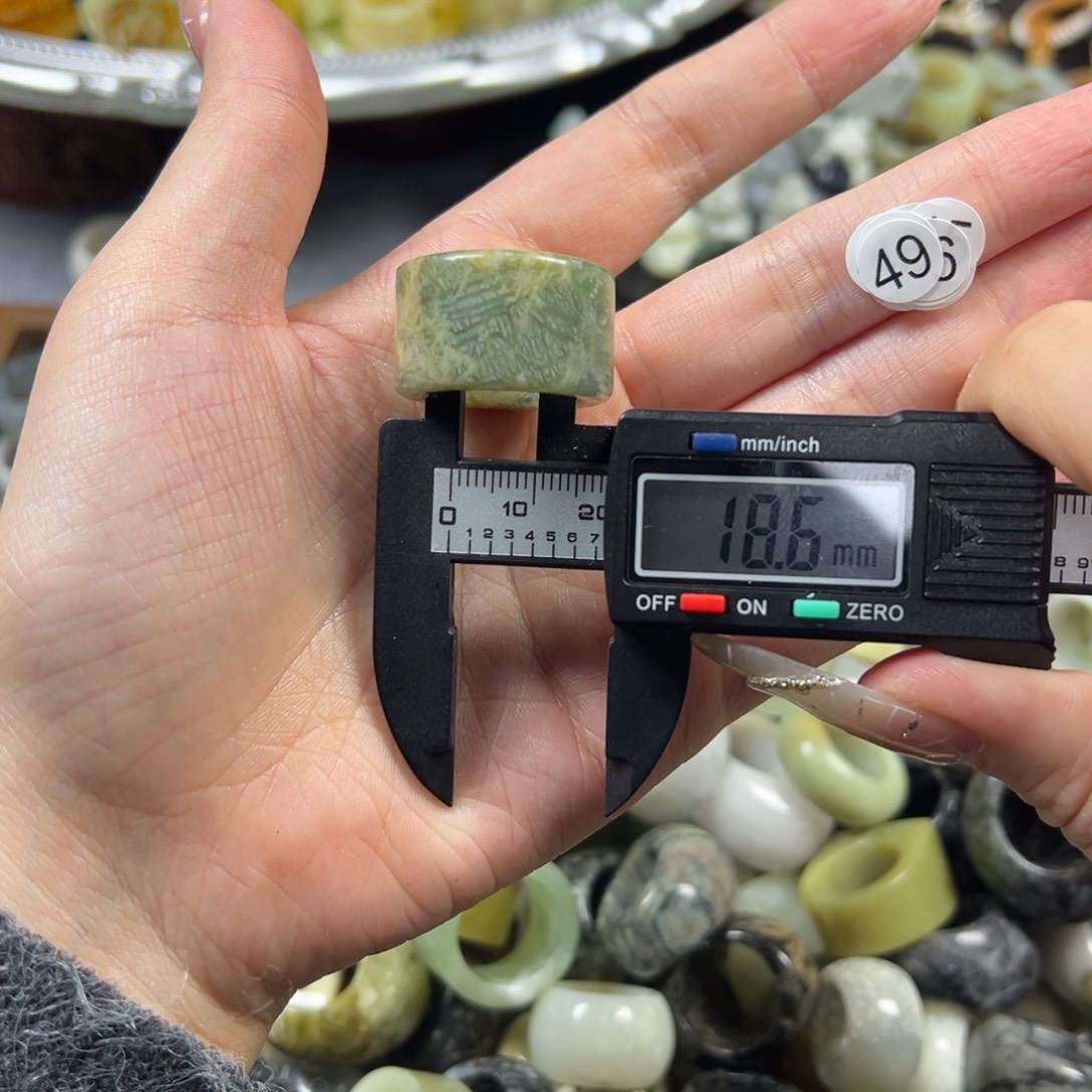 蛇纹石玉未镶嵌戒指