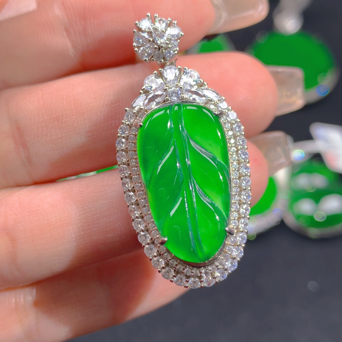 翡翠颈饰银S925镶嵌111111111