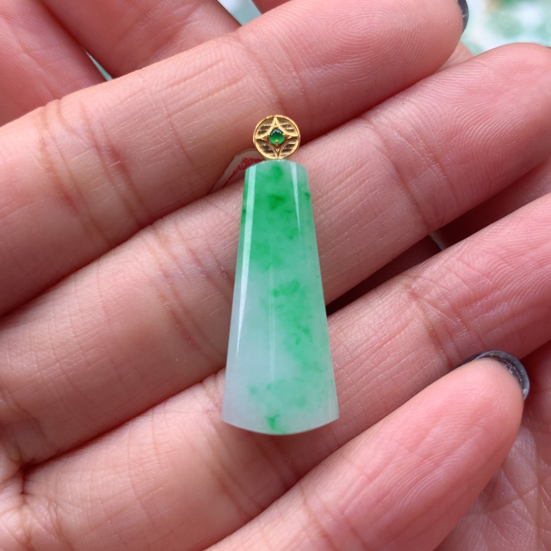 翡翠吊坠(不含链)18K金镶嵌无事牌