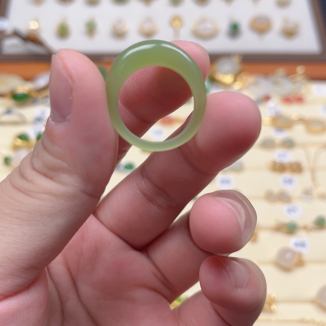 蝉***若和田玉戒圈未镶嵌