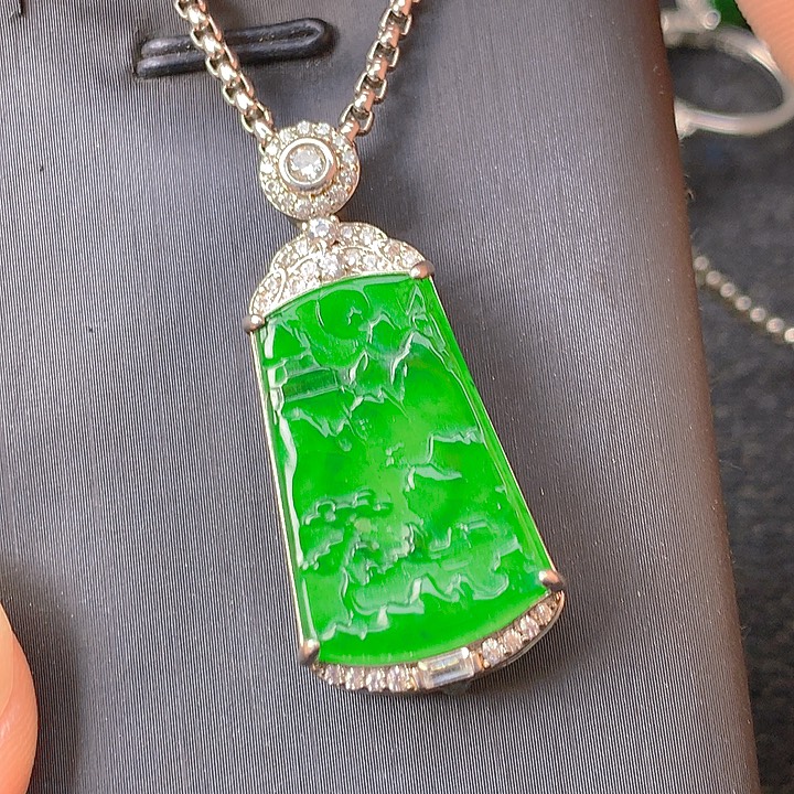 翡翠未镶嵌颈饰翡翠