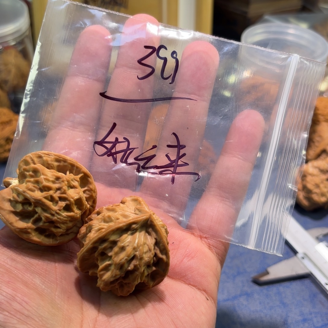 好***。吊坠桃核全品三愣盘山！38 39