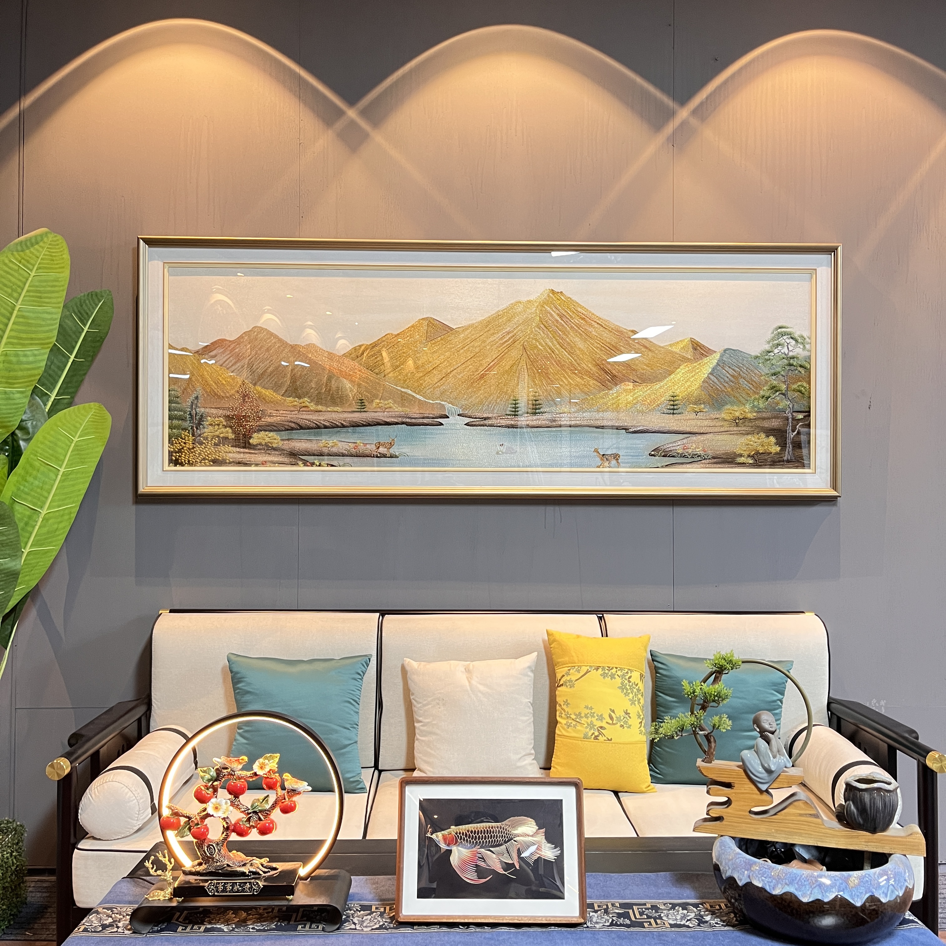 2025款金山聚宝盆有太阳织锦绣客厅沙发背景墙新中式挂画手工装裱