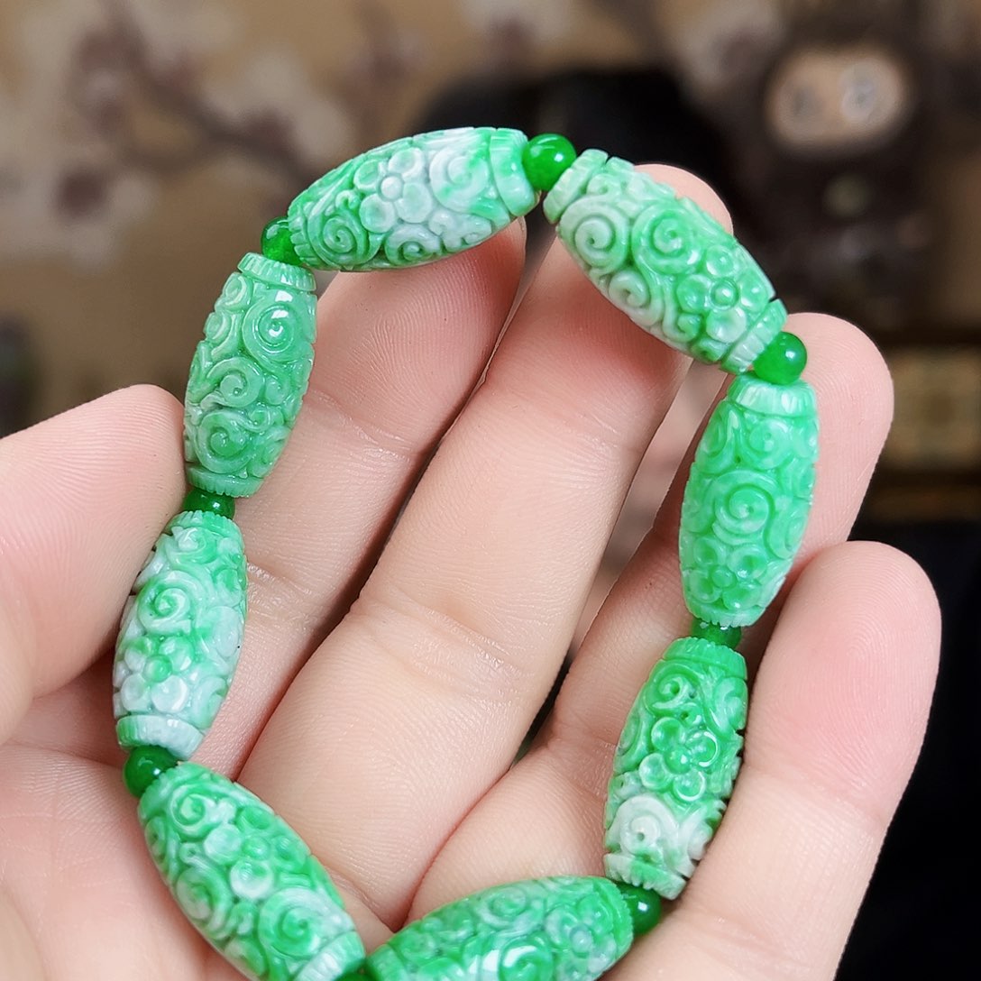 翡翠未镶嵌颈饰手链