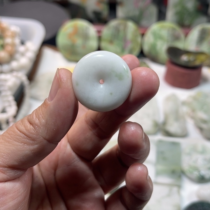 独山玉未镶嵌颈饰