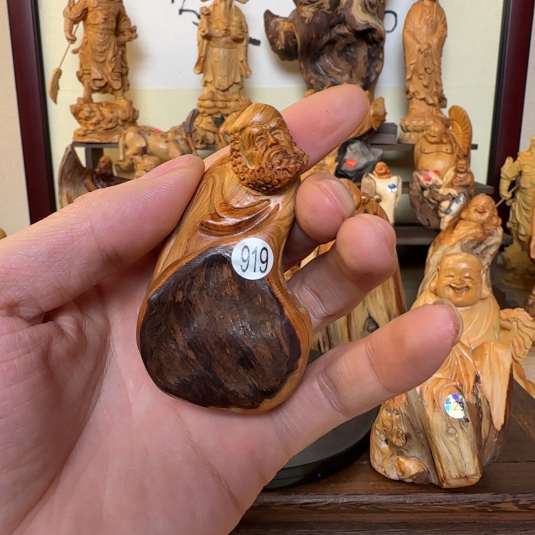 崖柏小木匠艺雕一物一拍