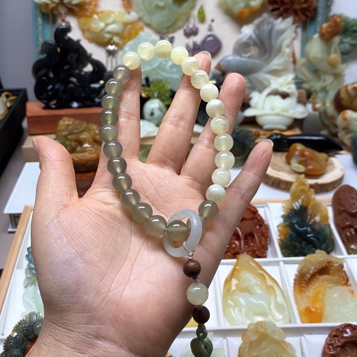 未镶嵌蛇纹石玉手持