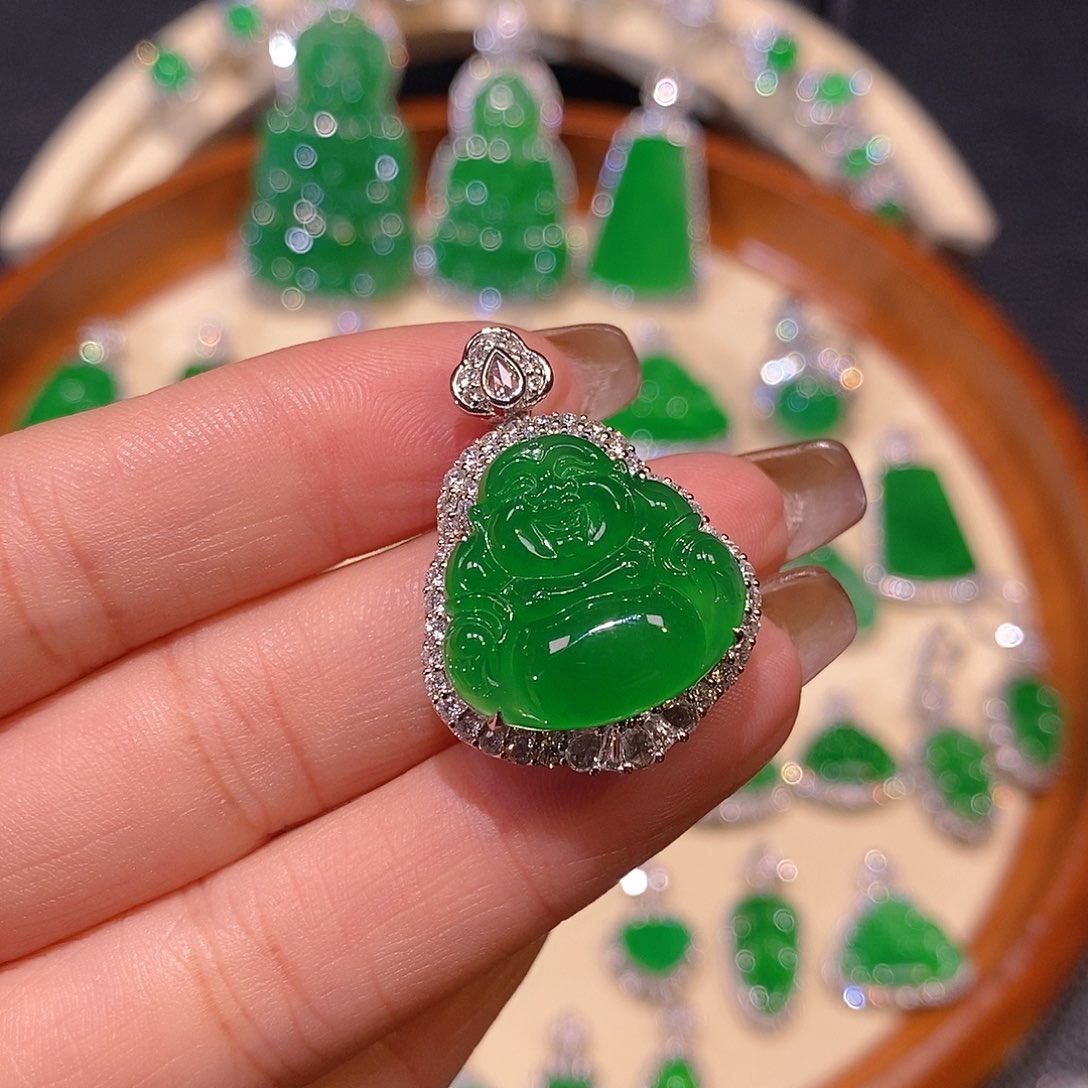 翡翠吊坠(不含链)18K金镶嵌佛公吊坠