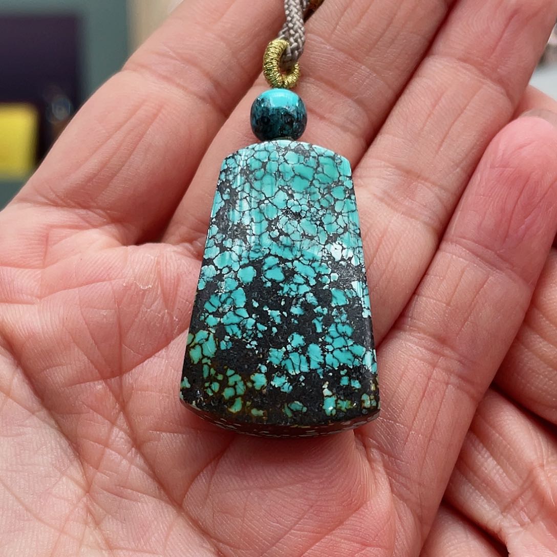 绿松石颈饰未镶嵌