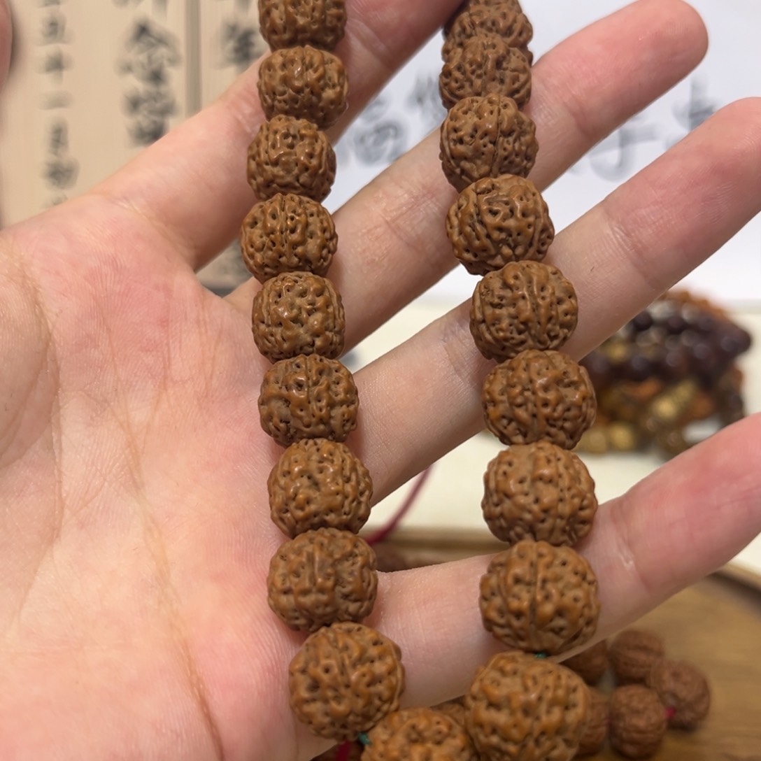 金刚菩提吊坠手持