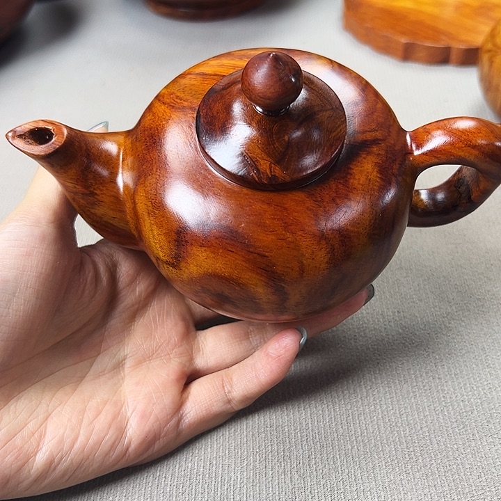 英*越南黄花梨壶一个