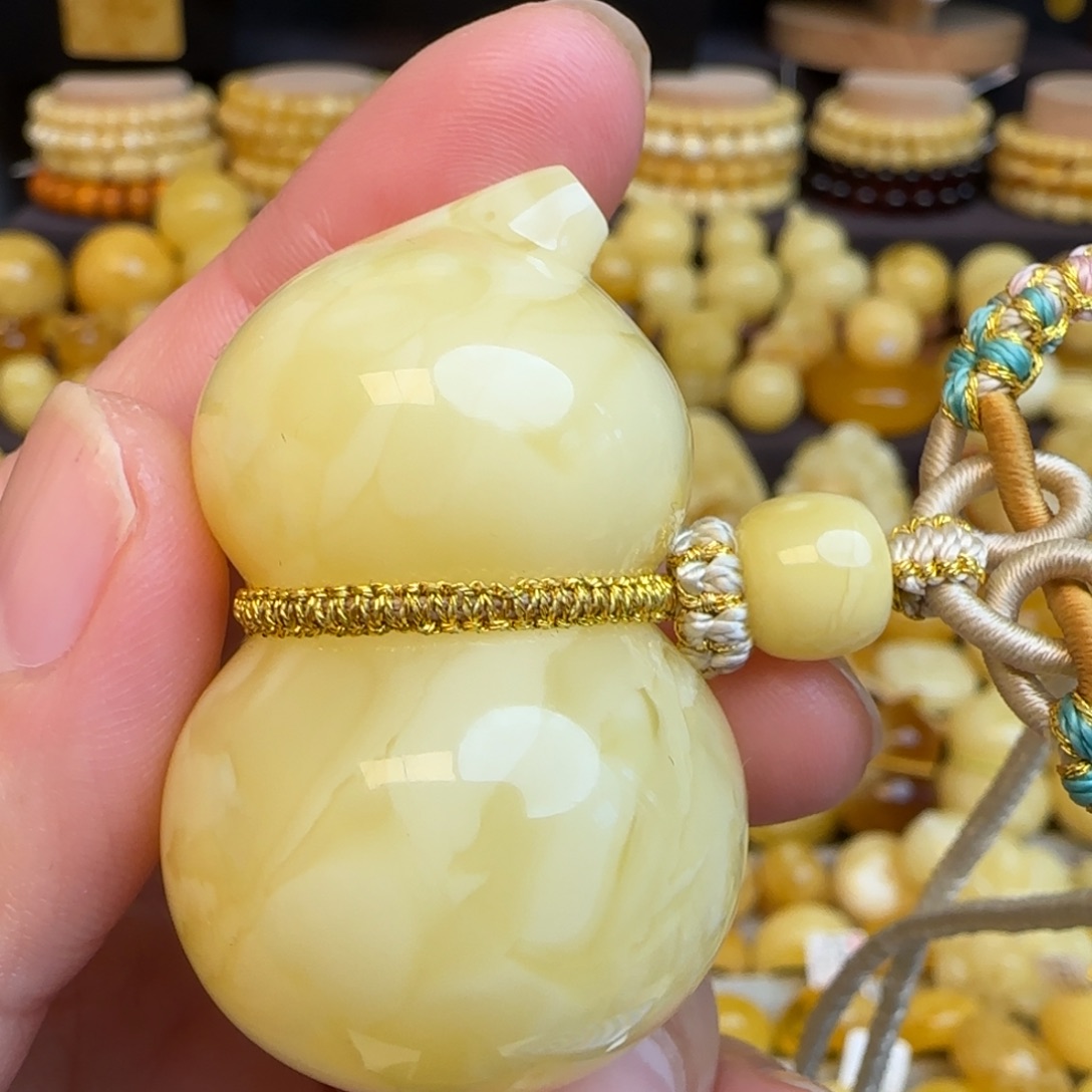 琥珀未镶嵌套链天然浓蜡妖花蜜蜡葫芦吊坠