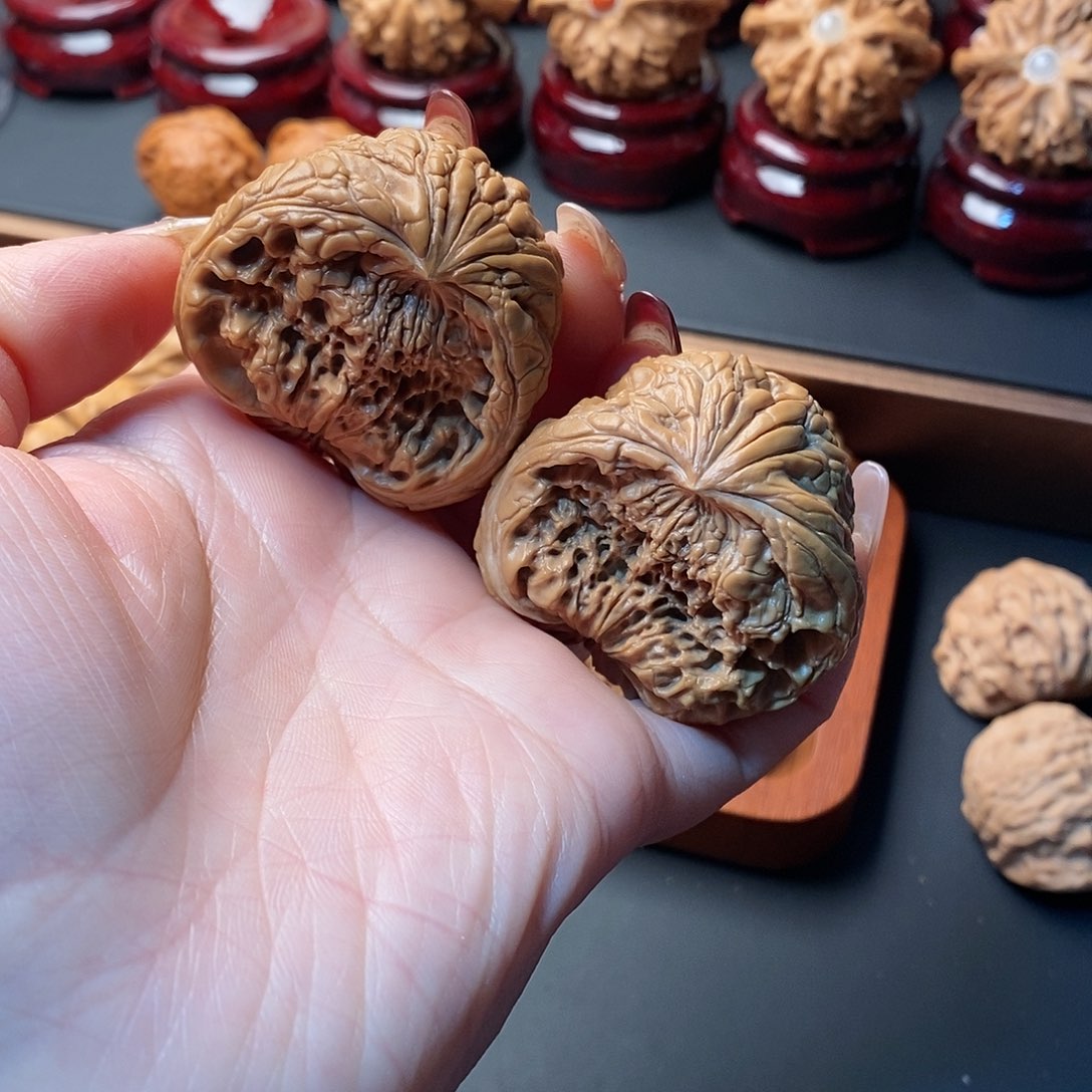 文玩核桃吊坠聚宝盆