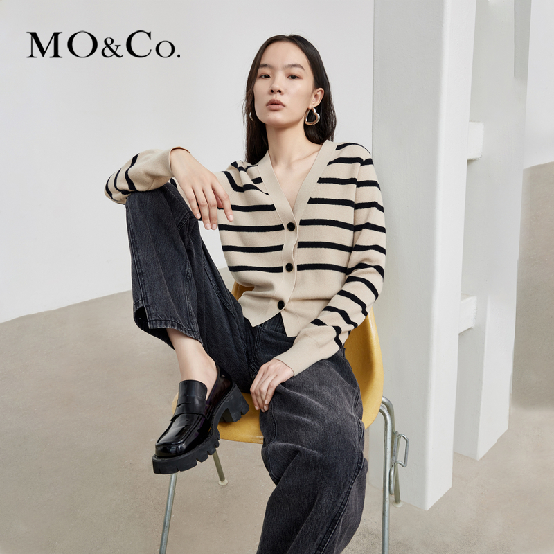【陈嘉尔专属】MOCO秋季绵羊毛羊绒条纹短款针织衫开衫MBC3CART18