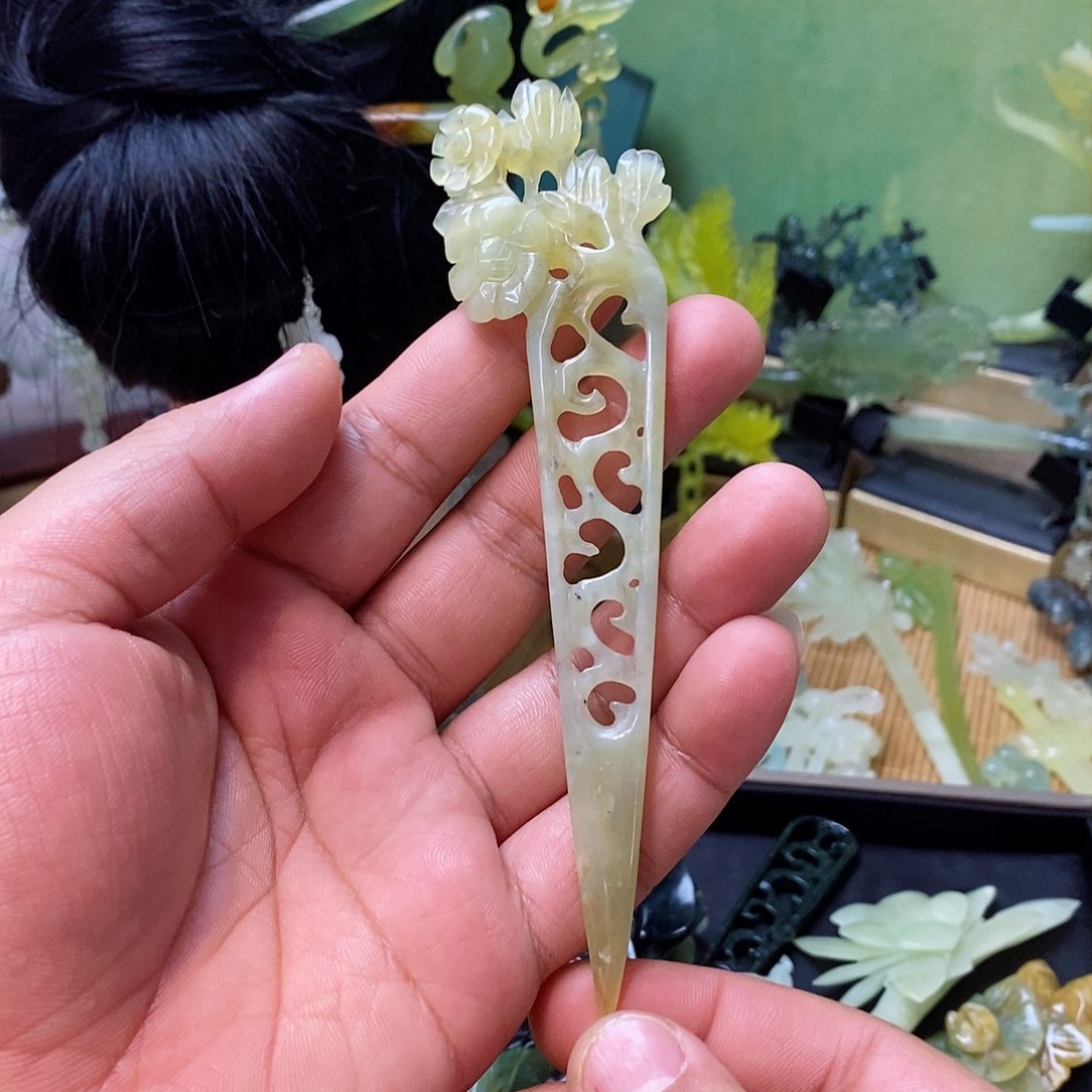 蛇纹石玉发簪未镶嵌