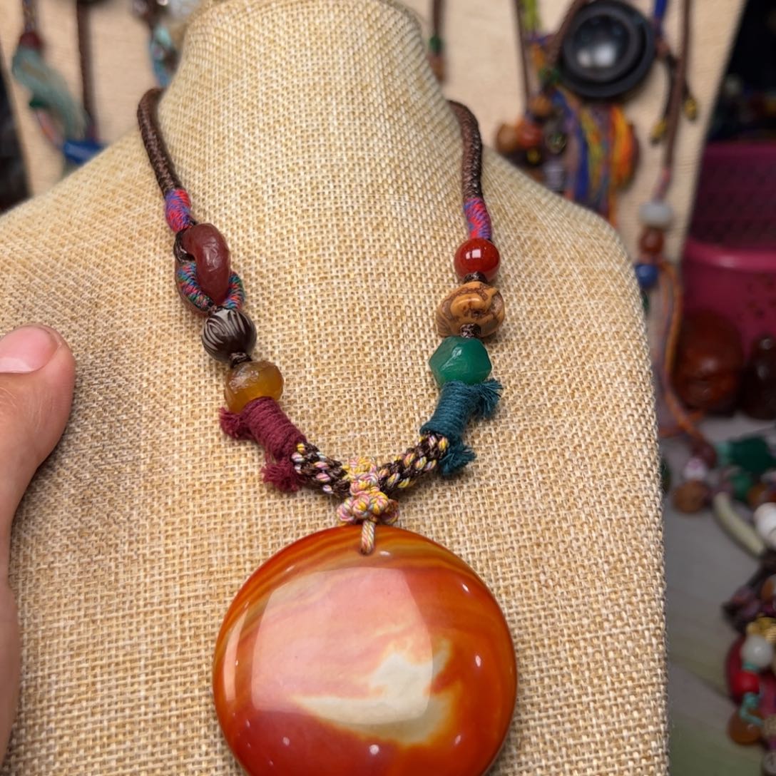 玛瑙/玉髓颈饰未镶嵌