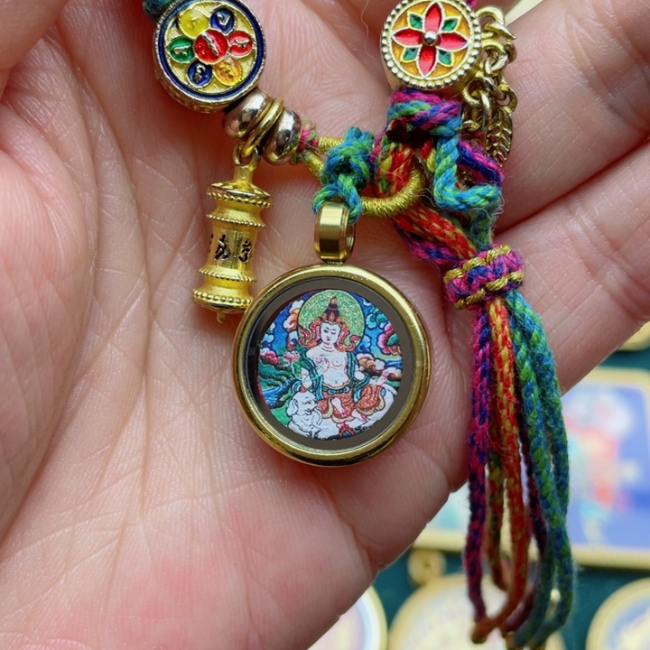 吊坠唐卡套卡的时候就