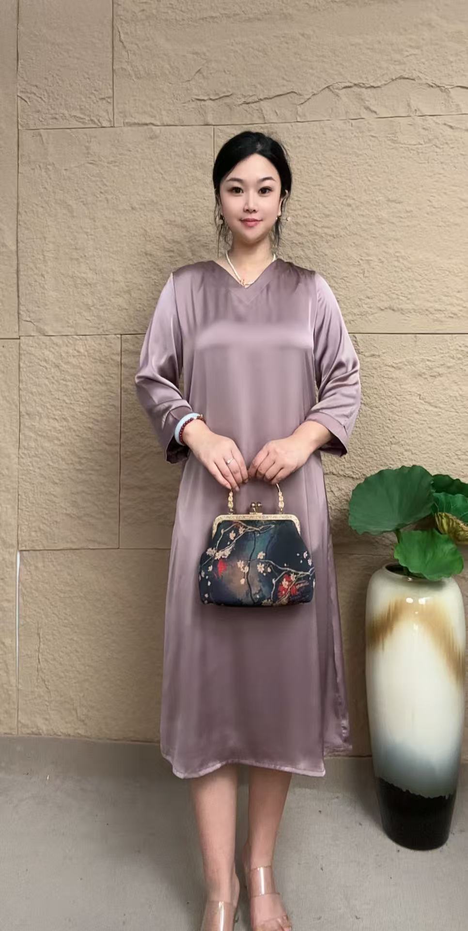 （皮粉中袖）时尚气质遮肉显瘦气质中袖新款妈妈装连衣裙