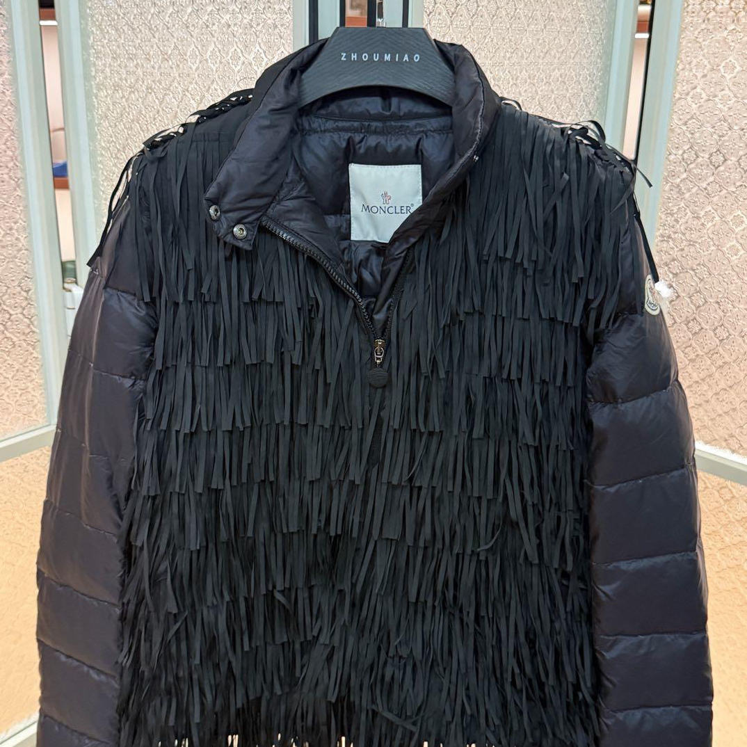99新 MONCLER 黑色流苏羽绒服 (2码)