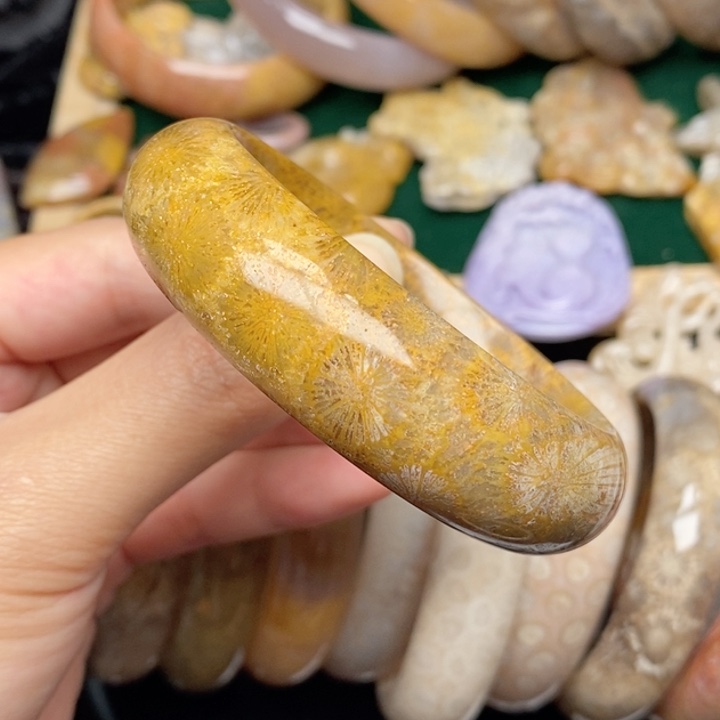 硅化珊瑚（珊瑚玉）手镯未镶嵌57.5