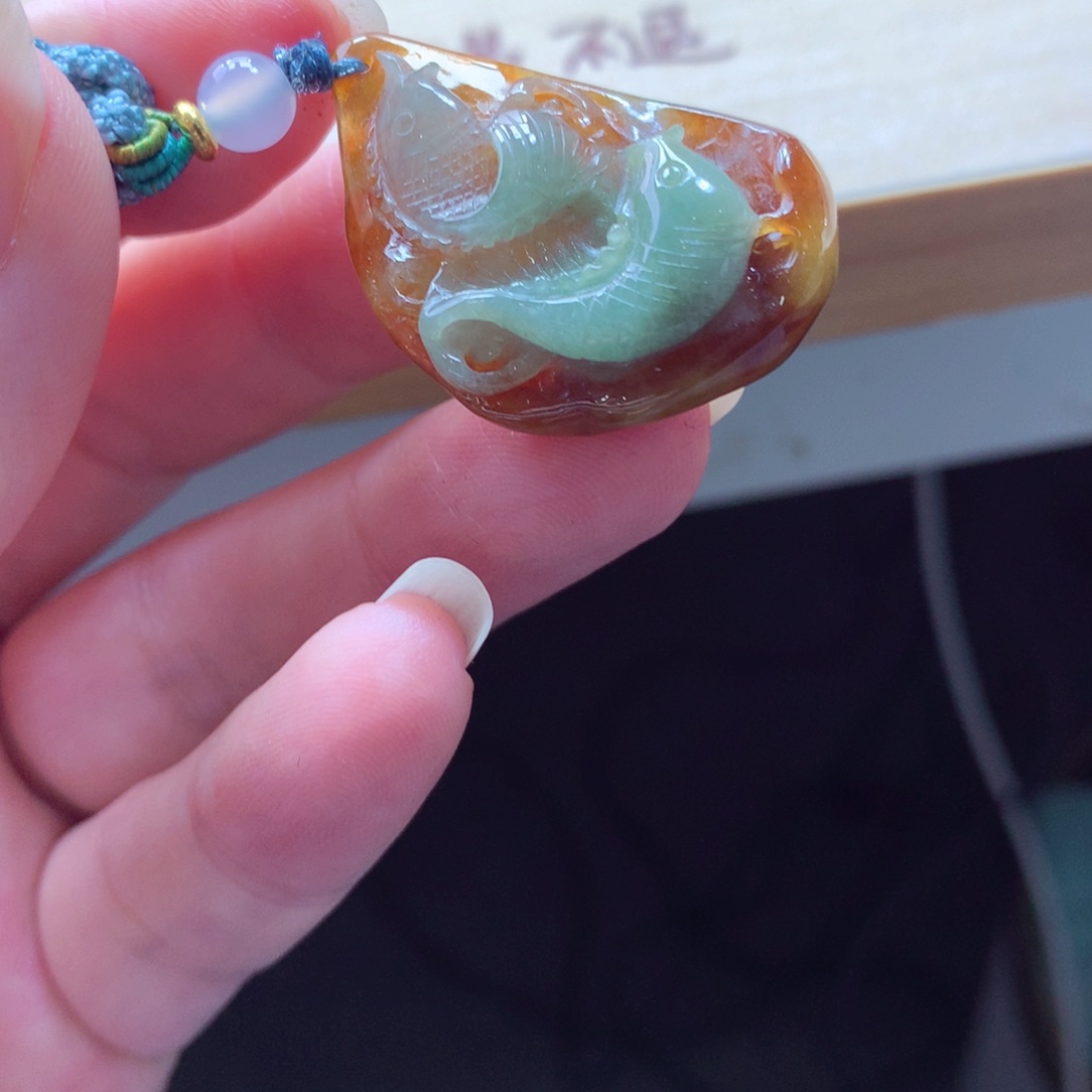 翡翠颈饰未镶嵌吊坠