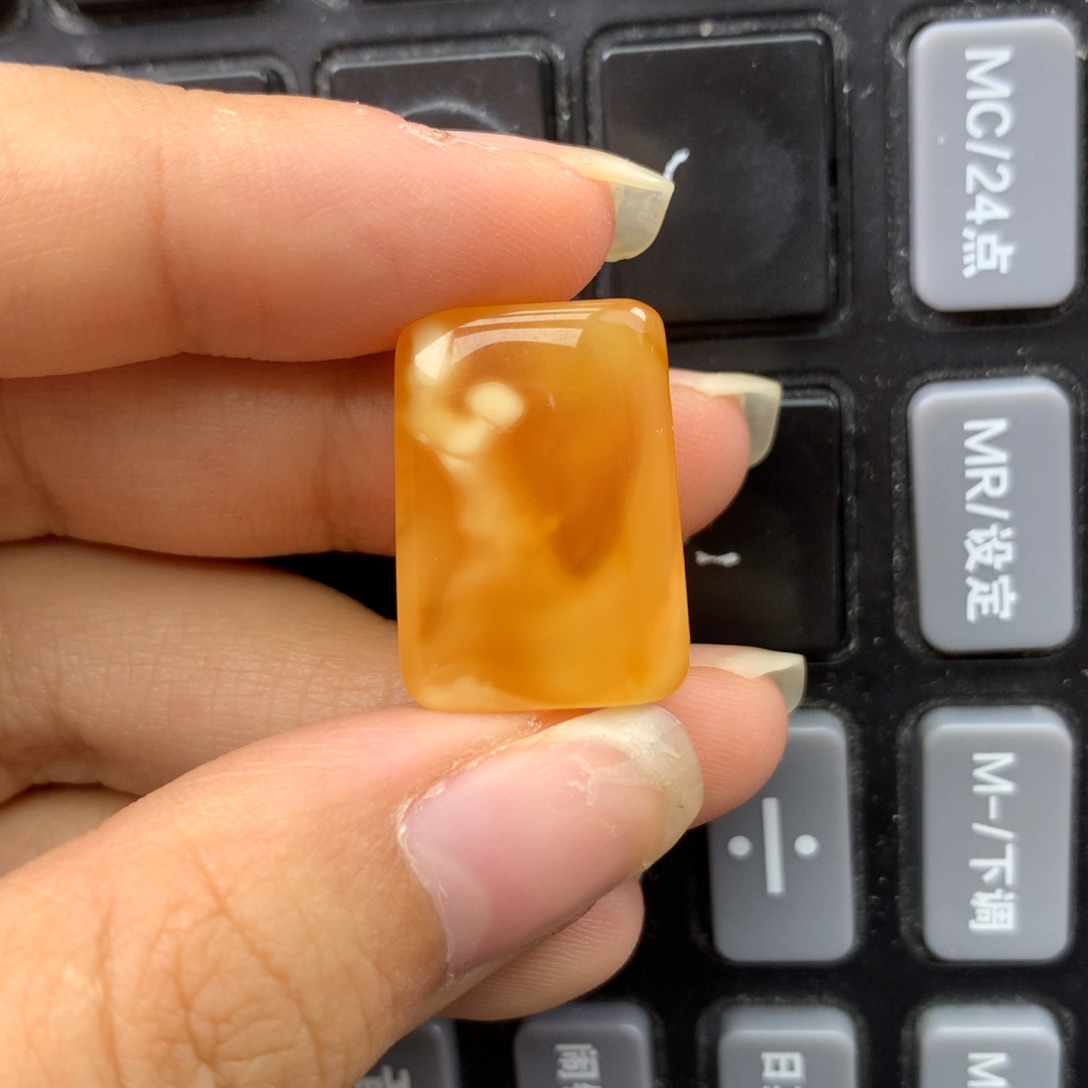 琥珀未镶嵌珠宝奇石