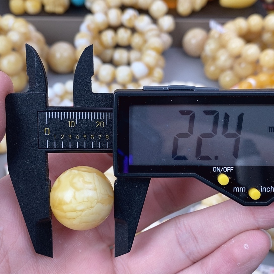 蜜蜡未镶嵌珠宝奇石