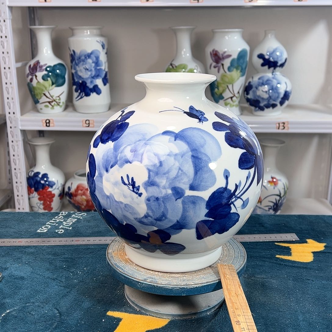 摆件景德镇陶瓷石青牡