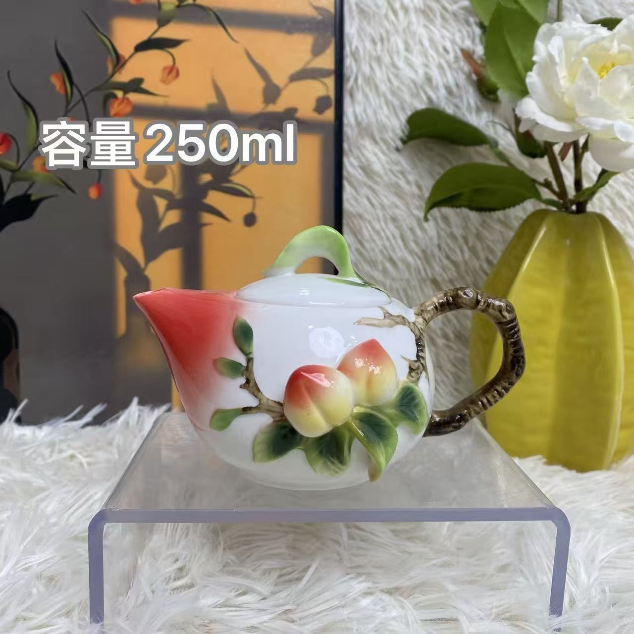 陶瓷新中式釉下彩珐琅瓷浮雕寿桃系小酒壶容量250ml