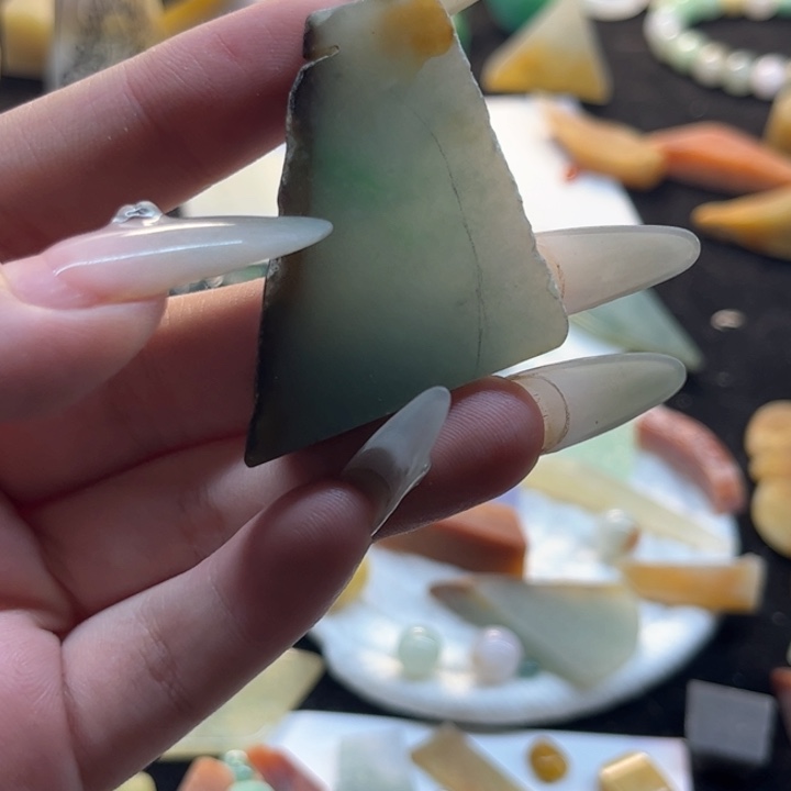 陆***o定制翡翠未镶嵌翡翠定制