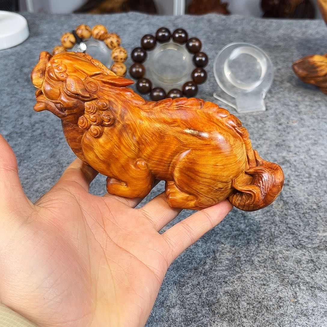 柏木（崖柏）奔跑的貔貅闪电收藏品