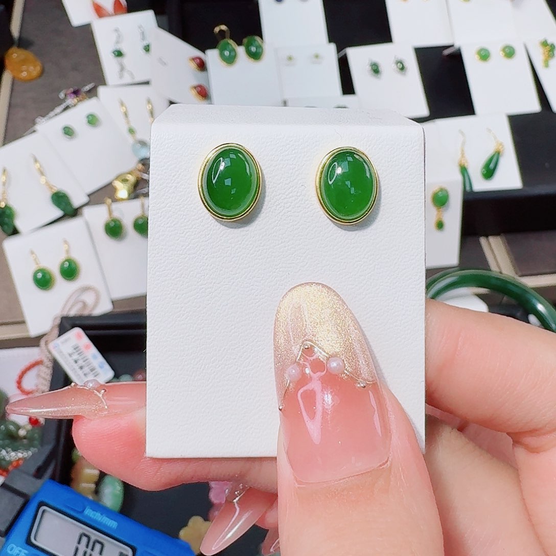 和田玉（碧玉）银S925镶嵌颈饰椭圆款耳钉