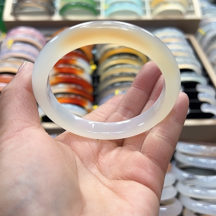 玛瑙/玉髓手镯未镶嵌