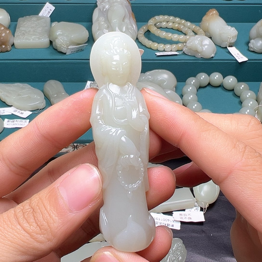 和田玉颈饰未镶嵌