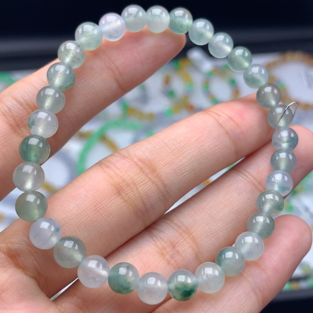 未镶嵌翡翠手链卡