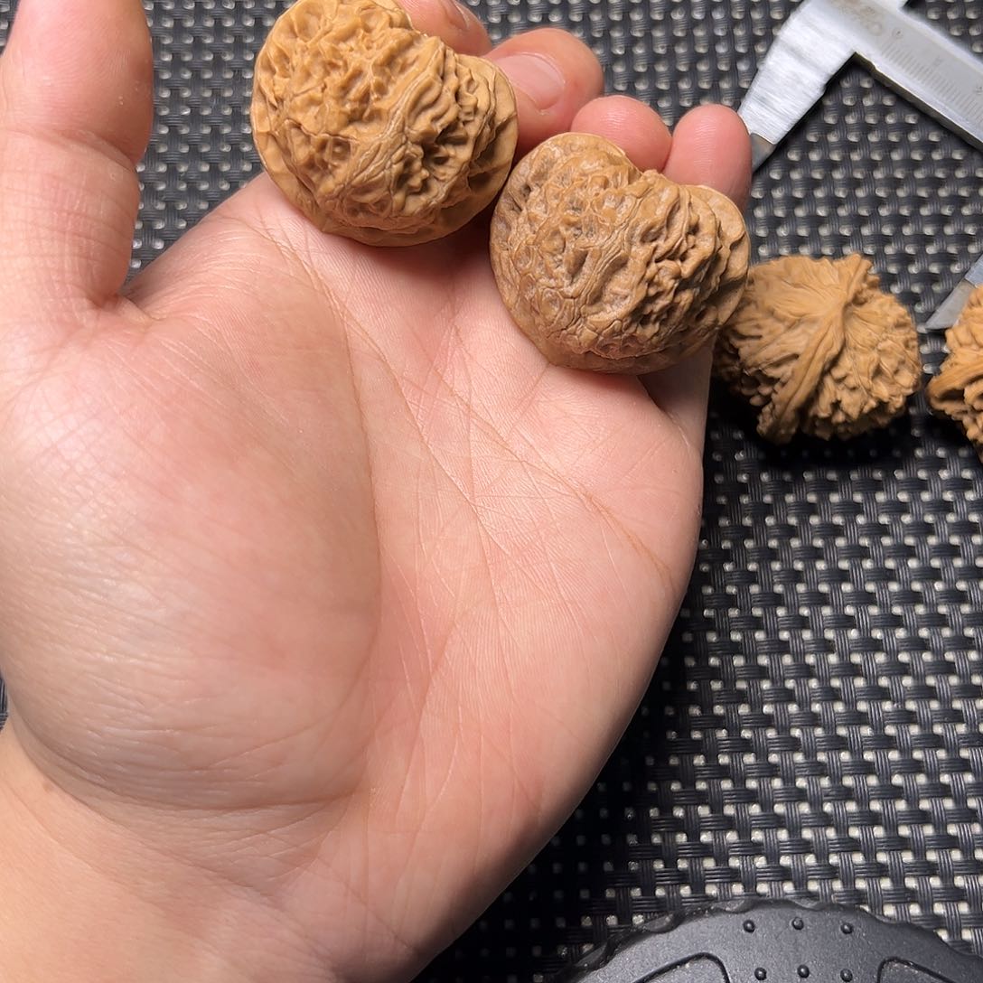 文玩核桃吊坠宫灯