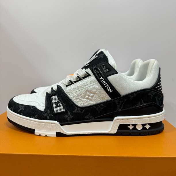 未使用 LouisVuitton/路易威登 43码 trainer 黑白牛仔 时尚板鞋