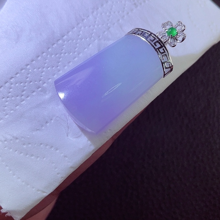 翡翠18K金镶嵌颈饰翡翠
