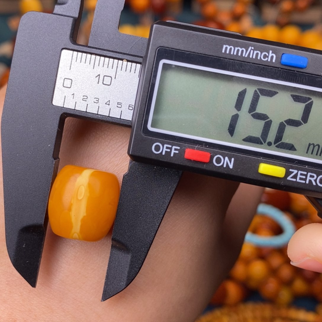 蜜蜡裸石未镶嵌蜜蜡